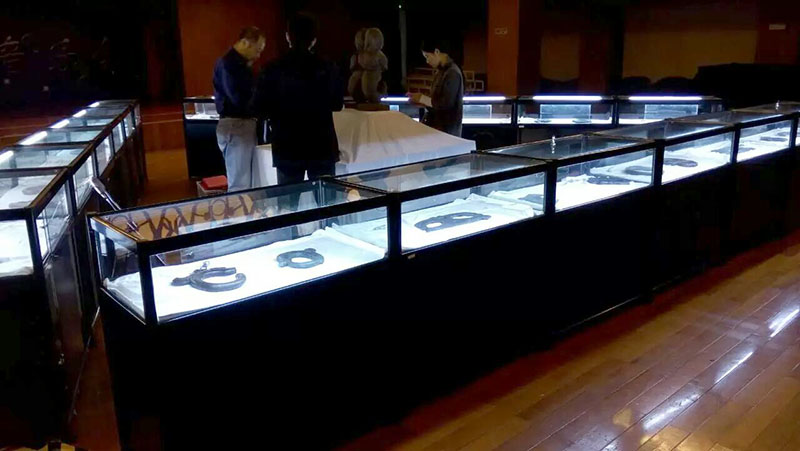 <b>湖北武汉奢侈品珠宝展示柜台租赁</b>